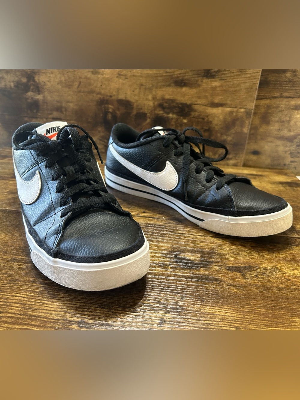 Nike Court Legacy Men's Shoes in black textured leather